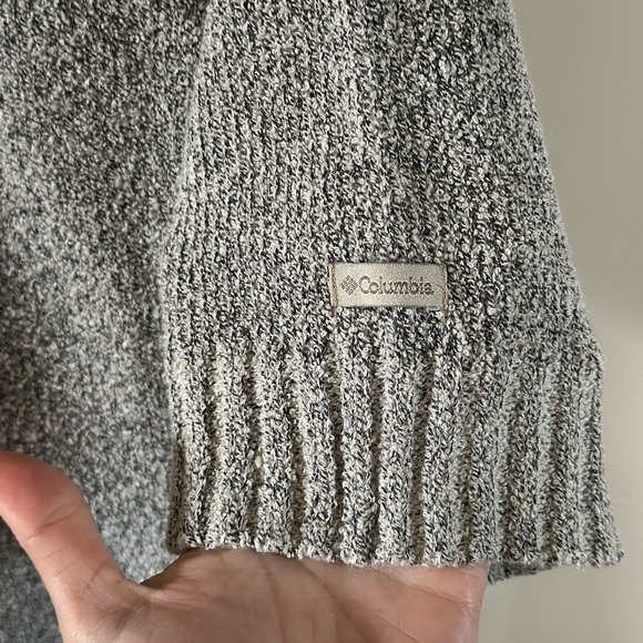 Columbia Gray Women’s Turtleneck Sweater - Picture 4 of 5